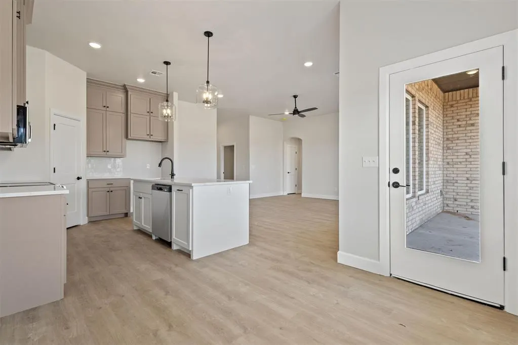 Photo 9 — 12074 Bentley Drive, Guthrie, OK 73044