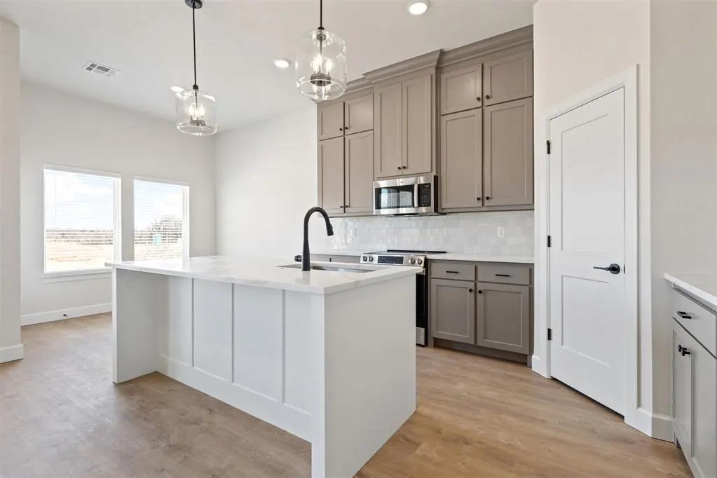 Photo 12 — 12074 Bentley Drive, Guthrie, OK 73044