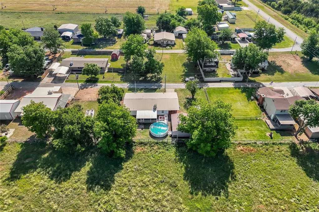 Photo 4 — 122 Meadowlark Lane, Fort Cobb, OK 73038