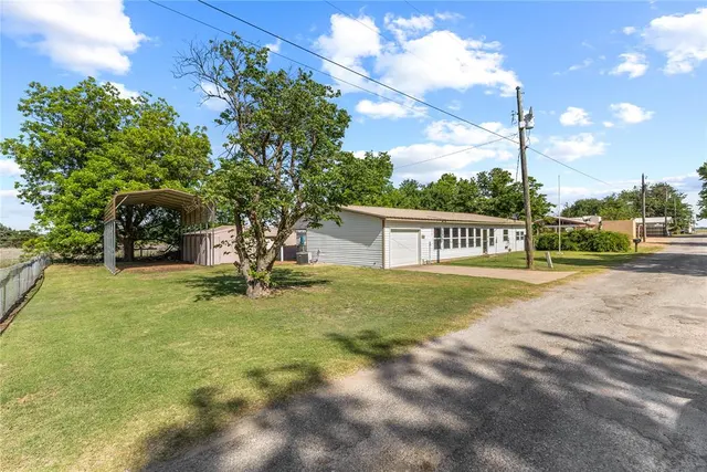 Photo 6 — 122 Meadowlark Lane, Fort Cobb, OK 73038