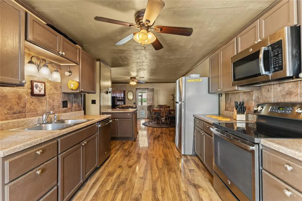 Photo 14 — 122 Meadowlark Lane, Fort Cobb, OK 73038