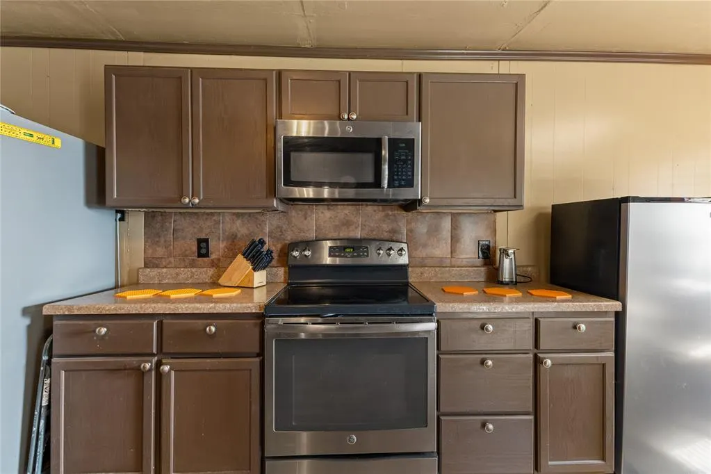 Photo 16 — 122 Meadowlark Lane, Fort Cobb, OK 73038