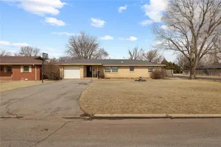 Sold home at 719 E Tom Stafford Street