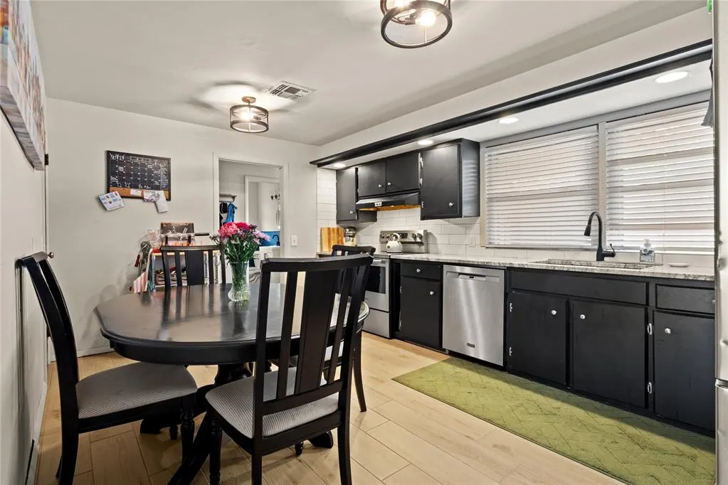 Photo 5 — 719 E Tom Stafford Street, Weatherford, OK 73096