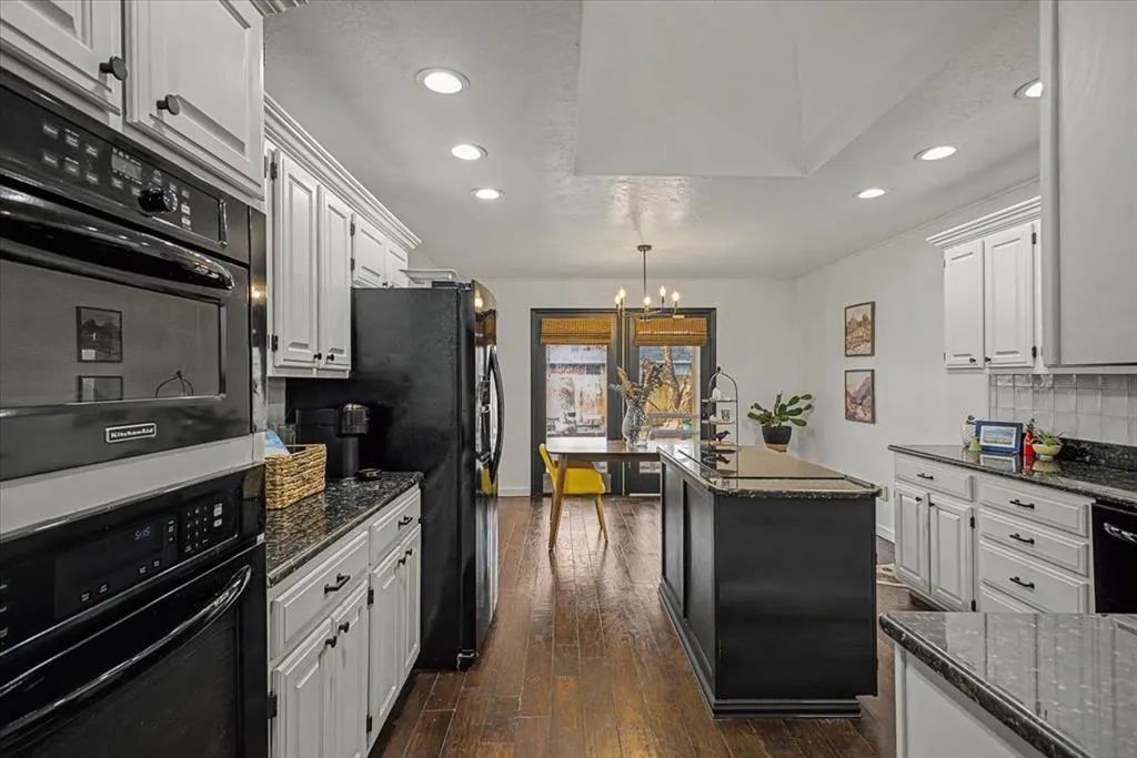 Photo 15 — 1813 Victoria Drive, Edmond, OK 73003