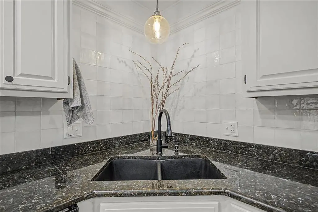 Photo 18 — 1813 Victoria Drive, Edmond, OK 73003