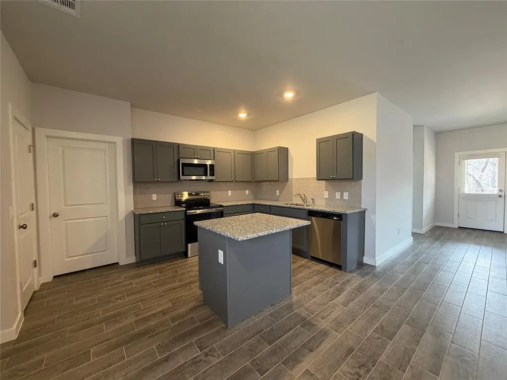 Photo 3 — 17020 Buck Circle, Newalla, OK 74857