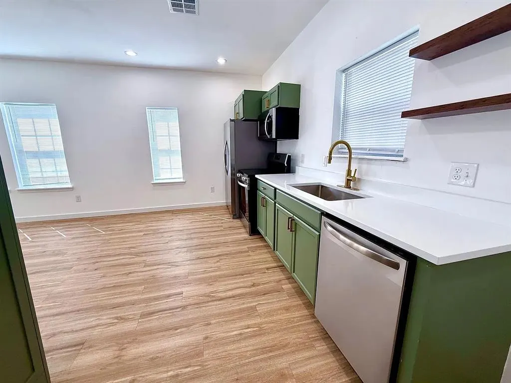 Photo 6 — 2701 NW 16th Street, Oklahoma City, OK 73107