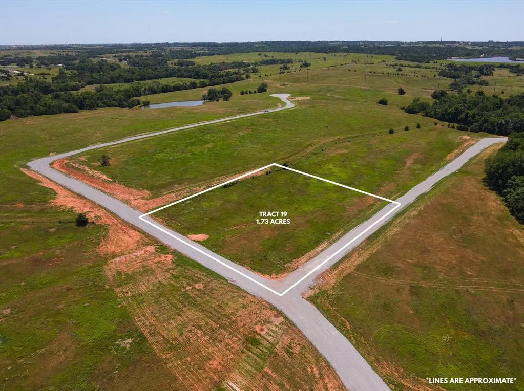 Front exterior — 2 Stone Hill Way, Perry, OK 73072