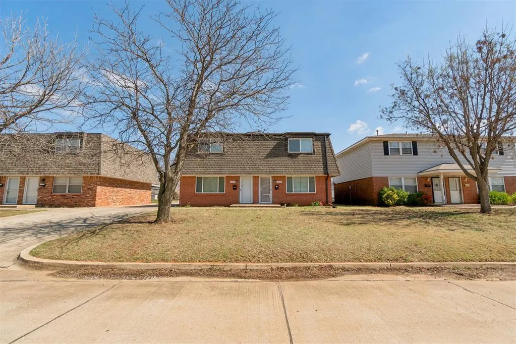 Photo 3 — 2616 Elwood Drive 2614-2616, Edmond, OK 73013