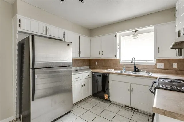 Photo 3 — 6813 N Lancer Lane, Oklahoma City, OK 73132