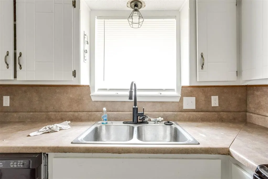 Photo 8 — 6813 N Lancer Lane, Oklahoma City, OK 73132