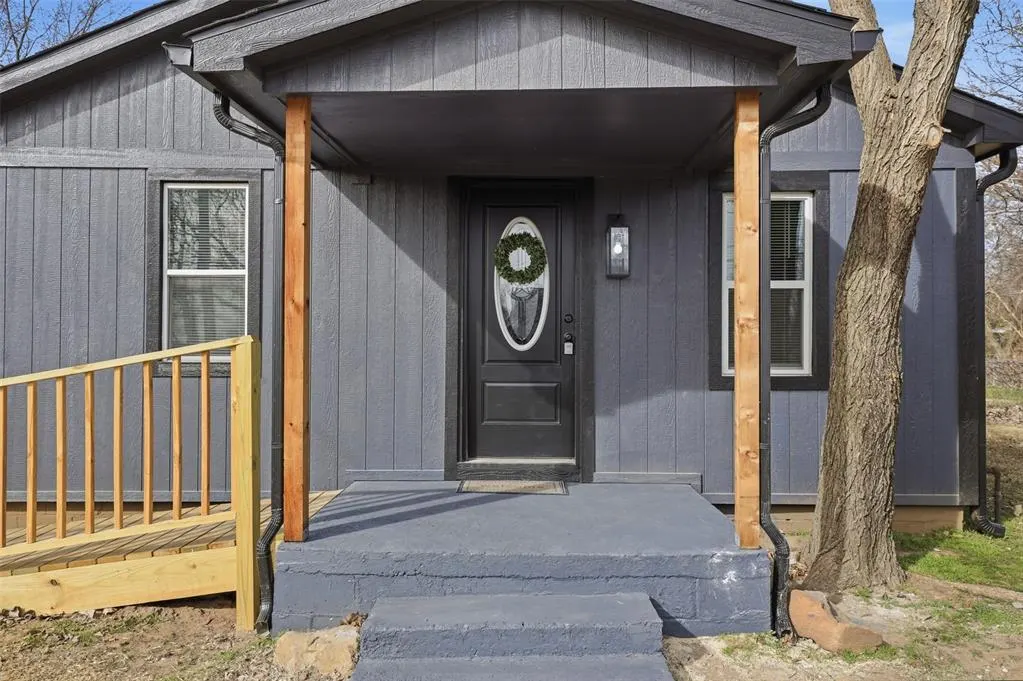 Photo 3 — 404 S 3rd Avenue, Stroud, OK 74079