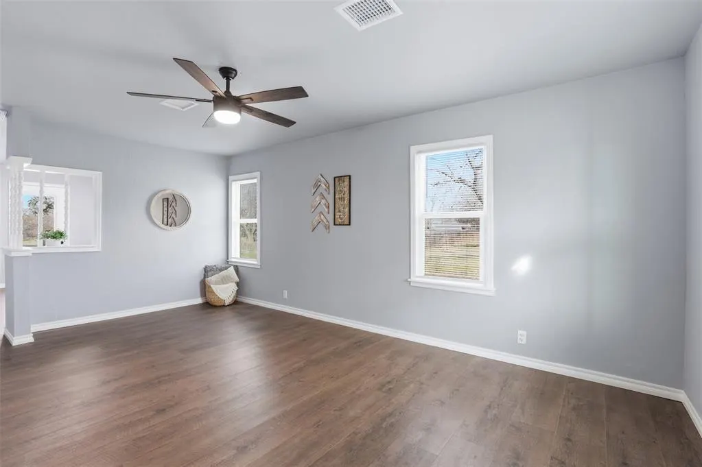 Photo 9 — 404 S 3rd Avenue, Stroud, OK 74079