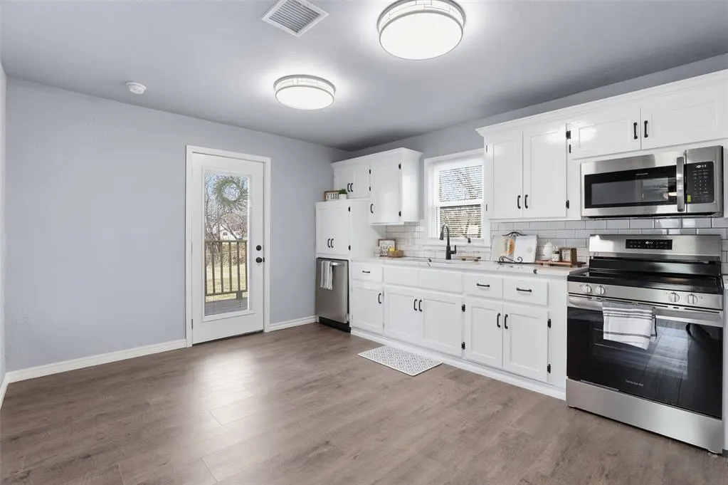 Photo 10 — 404 S 3rd Avenue, Stroud, OK 74079
