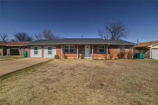 Sold home at 913 NW 104th Street
