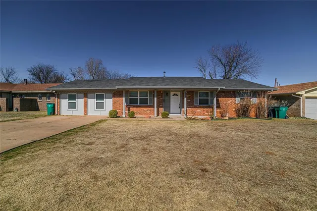 Front exterior — 913 NW 104th Street, Oklahoma City, OK 73114