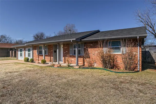 Photo 8 — 913 NW 104th Street, Oklahoma City, OK 73114