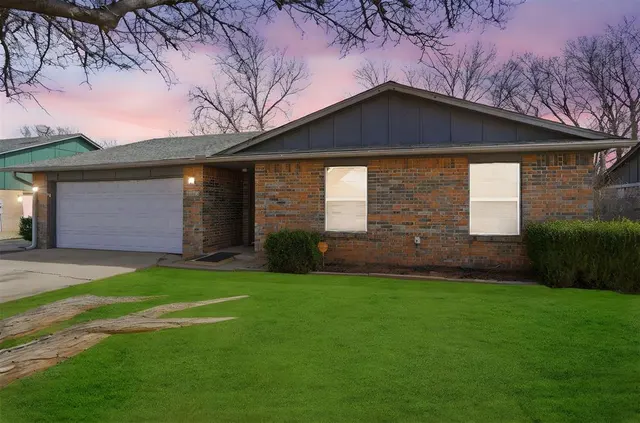 Front exterior — 110 Peggy Drive, Elk City, OK 73644