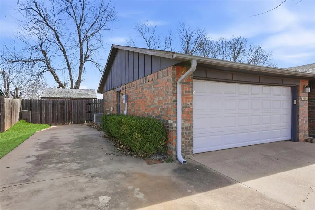 Photo 5 — 110 Peggy Drive, Elk City, OK 73644