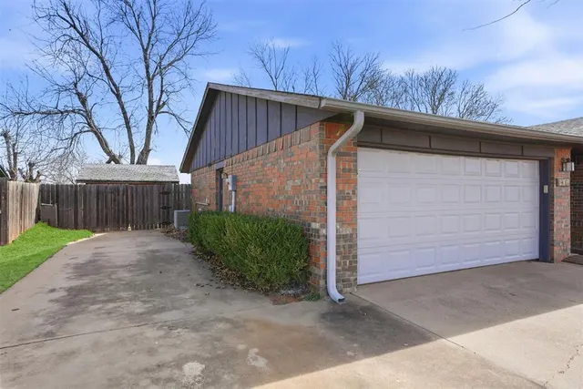 Photo 5 — 110 Peggy Drive, Elk City, OK 73644