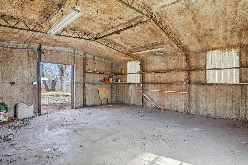 Photo 32 — 110 Peggy Drive, Elk City, OK 73644