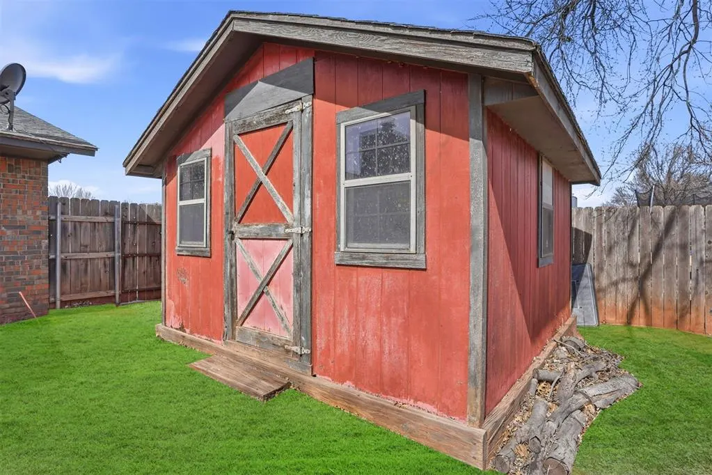 Photo 33 — 110 Peggy Drive, Elk City, OK 73644