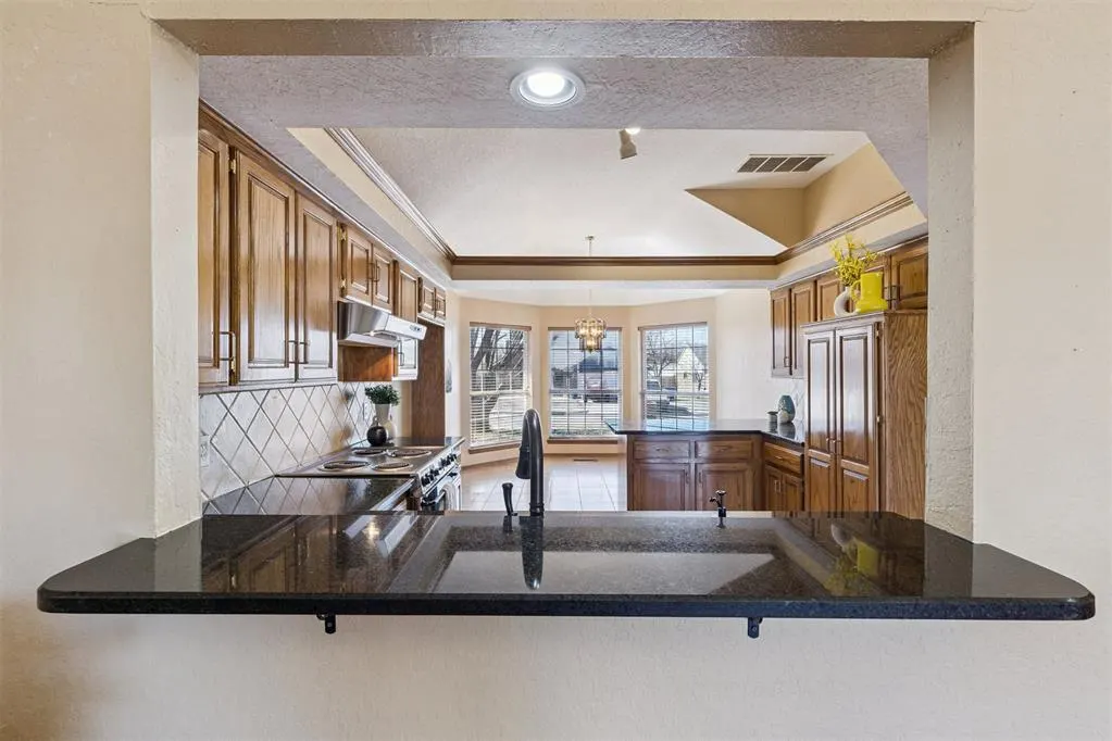 Photo 8 — 600 Fox Hunt Lane, Edmond, OK 73003