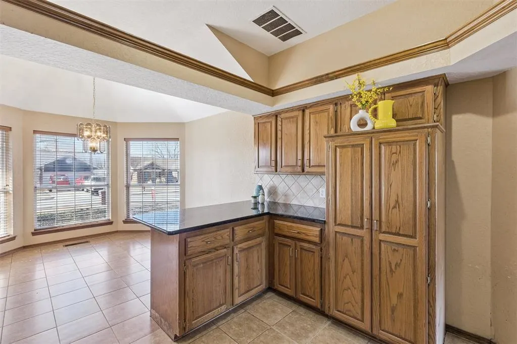 Photo 12 — 600 Fox Hunt Lane, Edmond, OK 73003