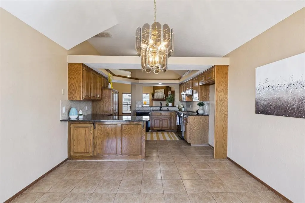 Photo 14 — 600 Fox Hunt Lane, Edmond, OK 73003