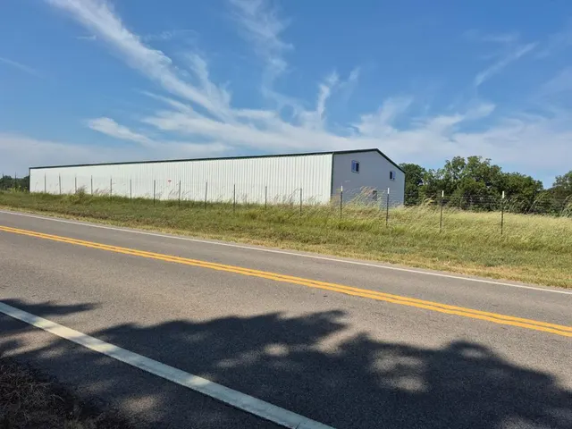 Photo 2 — 37267 N OK- 59 Highway, Byars, OK 74873