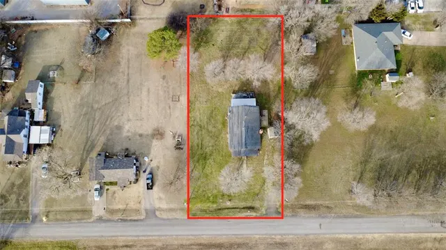 Photo 2 — 2013 Dale Drive, Moore, OK 73160