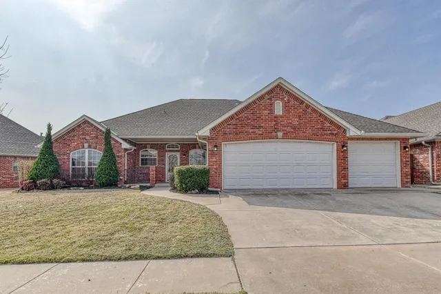 Front exterior — 4104 Teton Lane, Norman, OK 73072