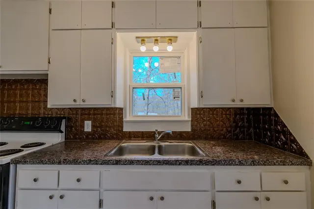 Photo 8 — 31198 Palimino Drive, Tecumseh, OK 74873