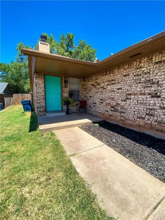 Photo 2 — 1105 Parkview Drive, Midwest City, OK 73110