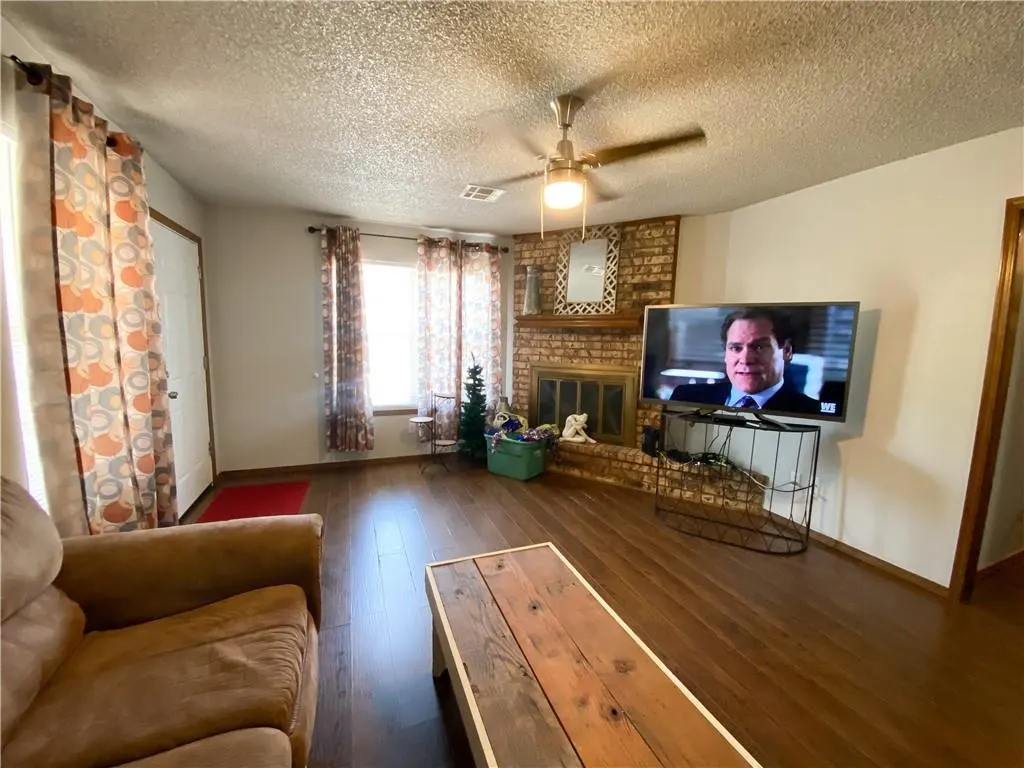 Photo 5 — 1105 Parkview Drive, Midwest City, OK 73110