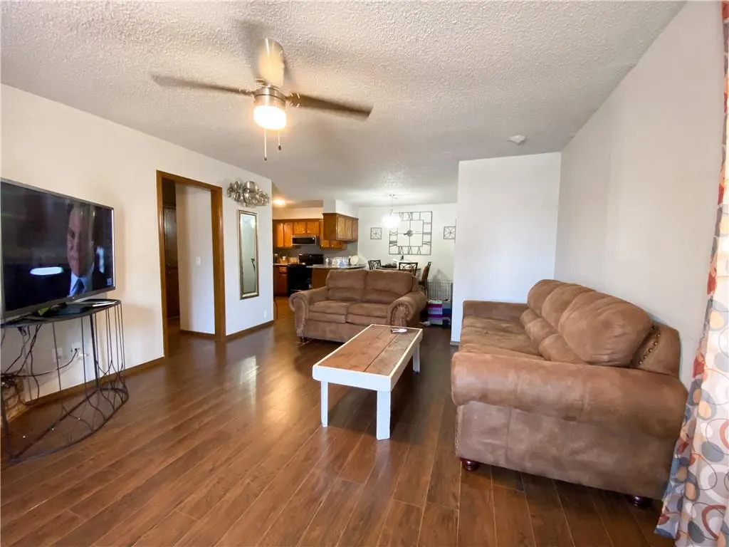 Photo 6 — 1105 Parkview Drive, Midwest City, OK 73110