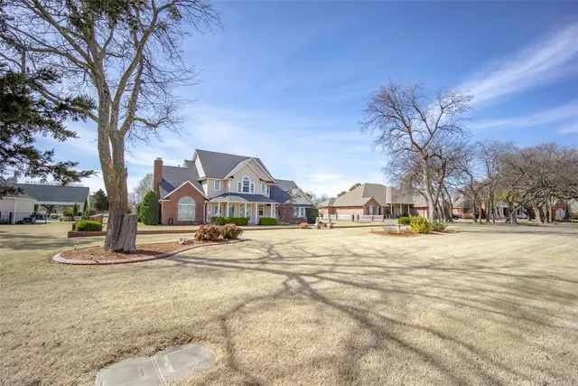 Photo 7 — 203 N Olde Bridge Road, Moore, OK 73160