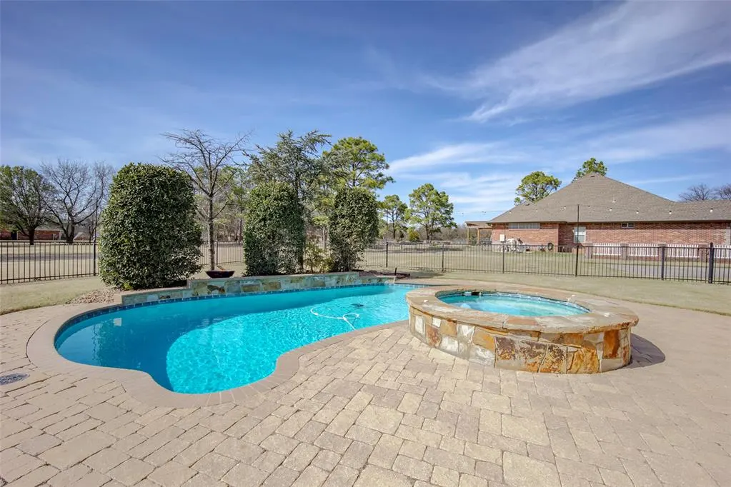 Photo 29 — 203 N Olde Bridge Road, Moore, OK 73160