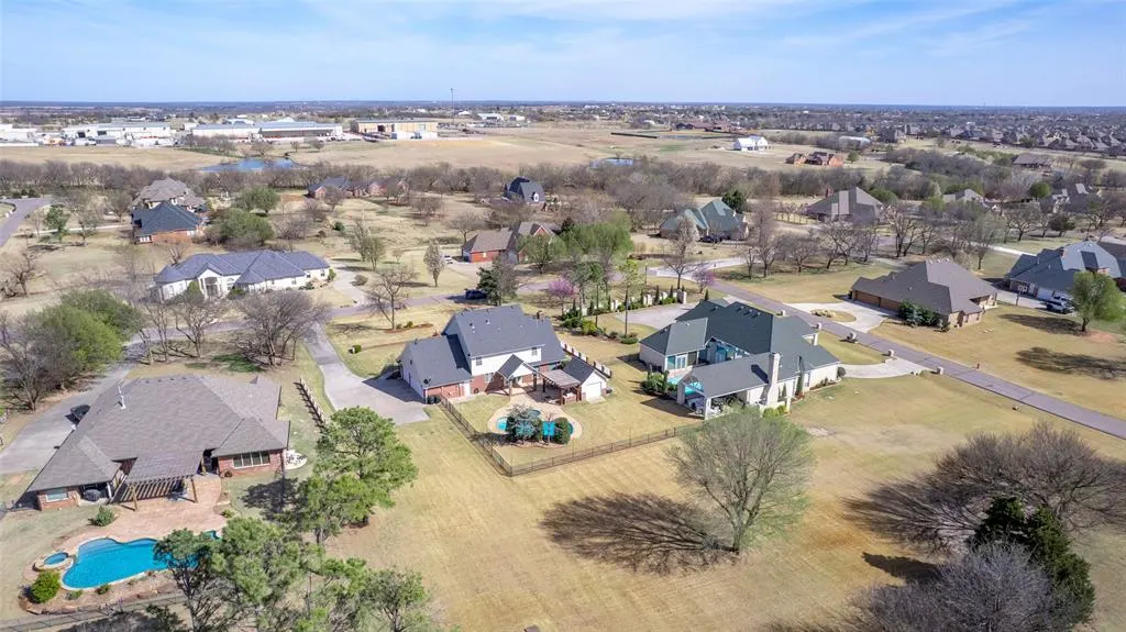 Photo 38 — 203 N Olde Bridge Road, Moore, OK 73160