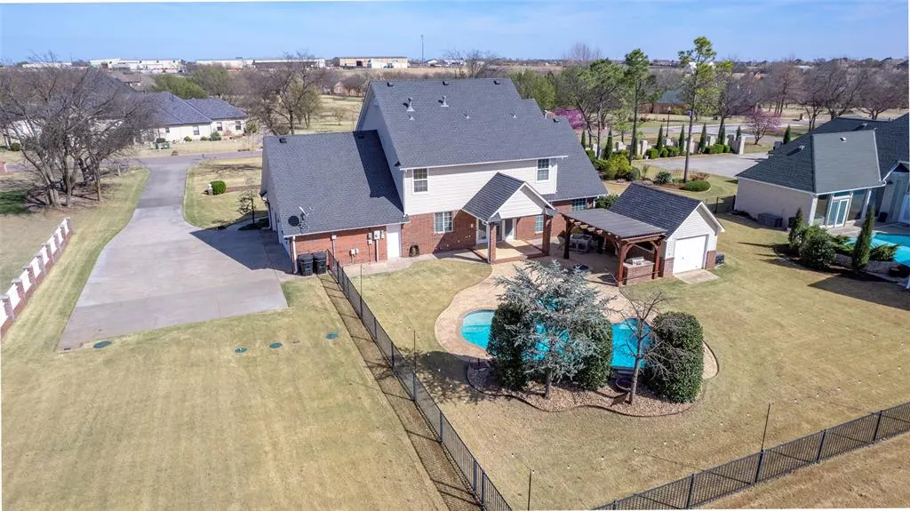 Photo 40 — 203 N Olde Bridge Road, Moore, OK 73160