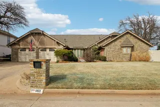 Sold home at 9111 Oak Hollow Drive