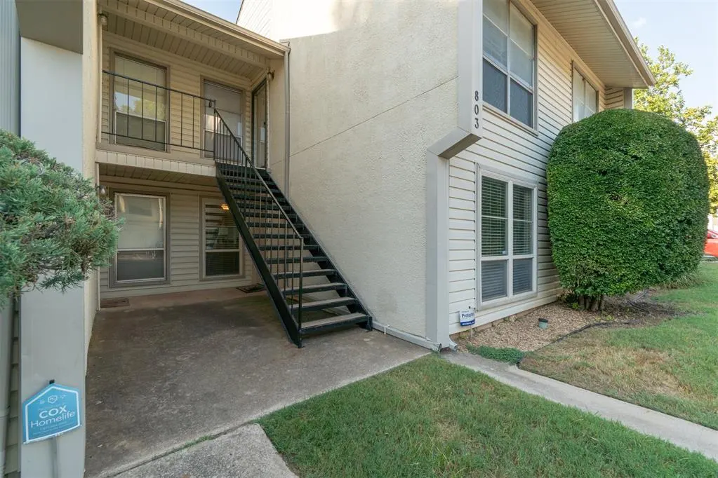 Photo 2 — 803 Cardinal Creek Drive B, Norman, OK 73072