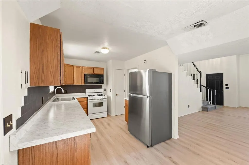 Photo 13 — 2028 Rose Court, Norman, OK 73071