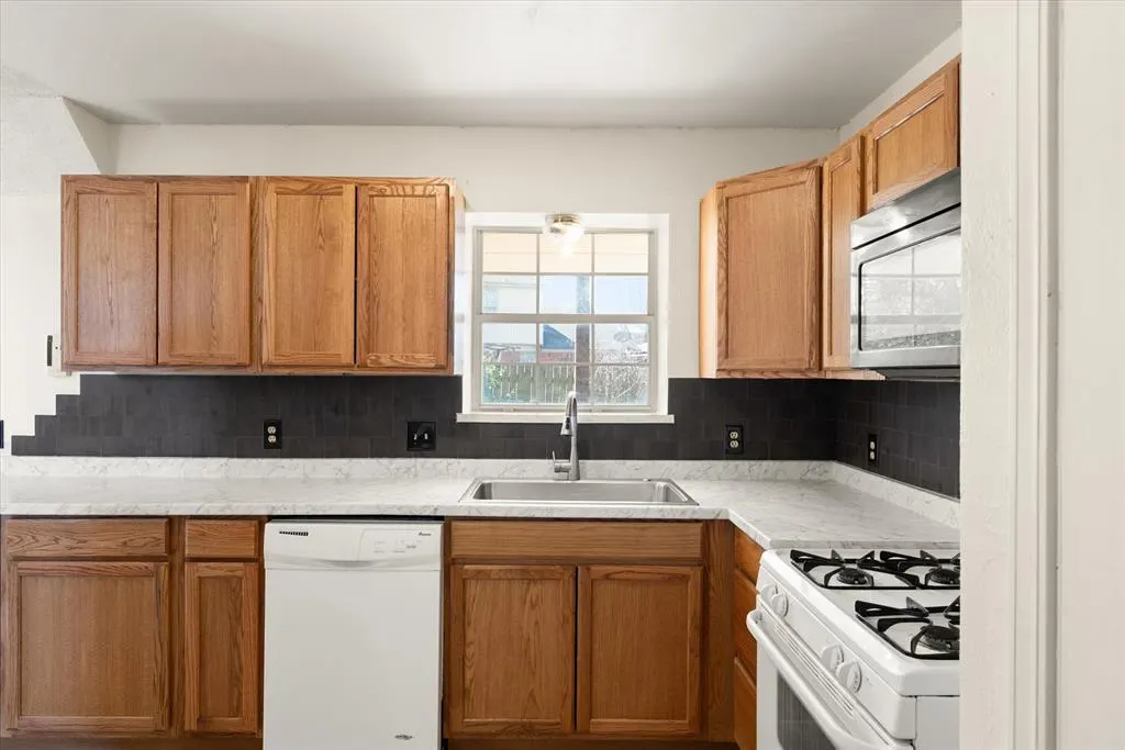 Photo 14 — 2028 Rose Court, Norman, OK 73071