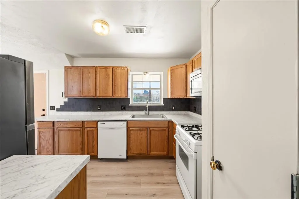 Photo 16 — 2028 Rose Court, Norman, OK 73071
