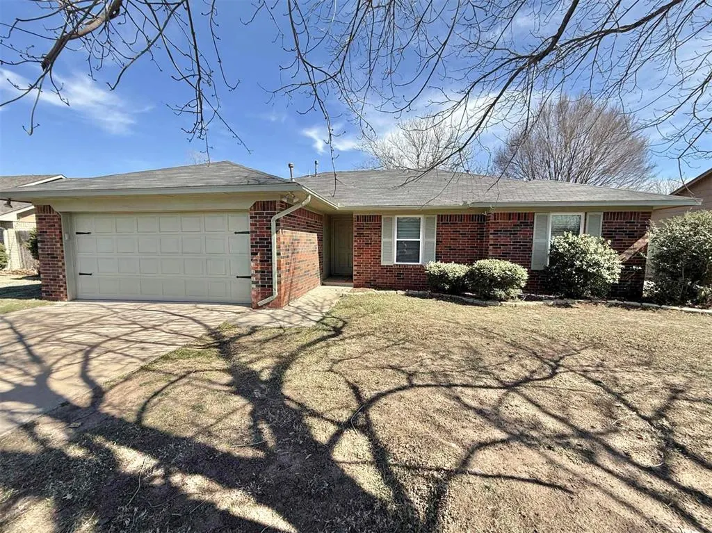 Photo 2 — 3204 Partridge Place, Altus, OK 73521