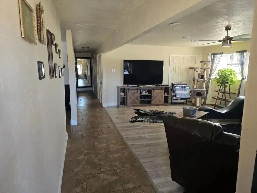 Photo 2 — 2911 NW Templeton Terrace, Lawton, OK 73505