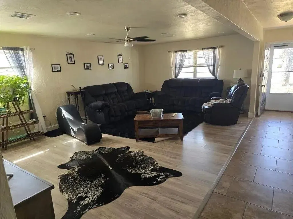 Photo 3 — 2911 NW Templeton Terrace, Lawton, OK 73505