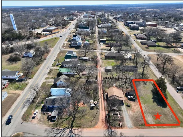Front exterior — 115 W 3rd Street, Chandler, OK 74834